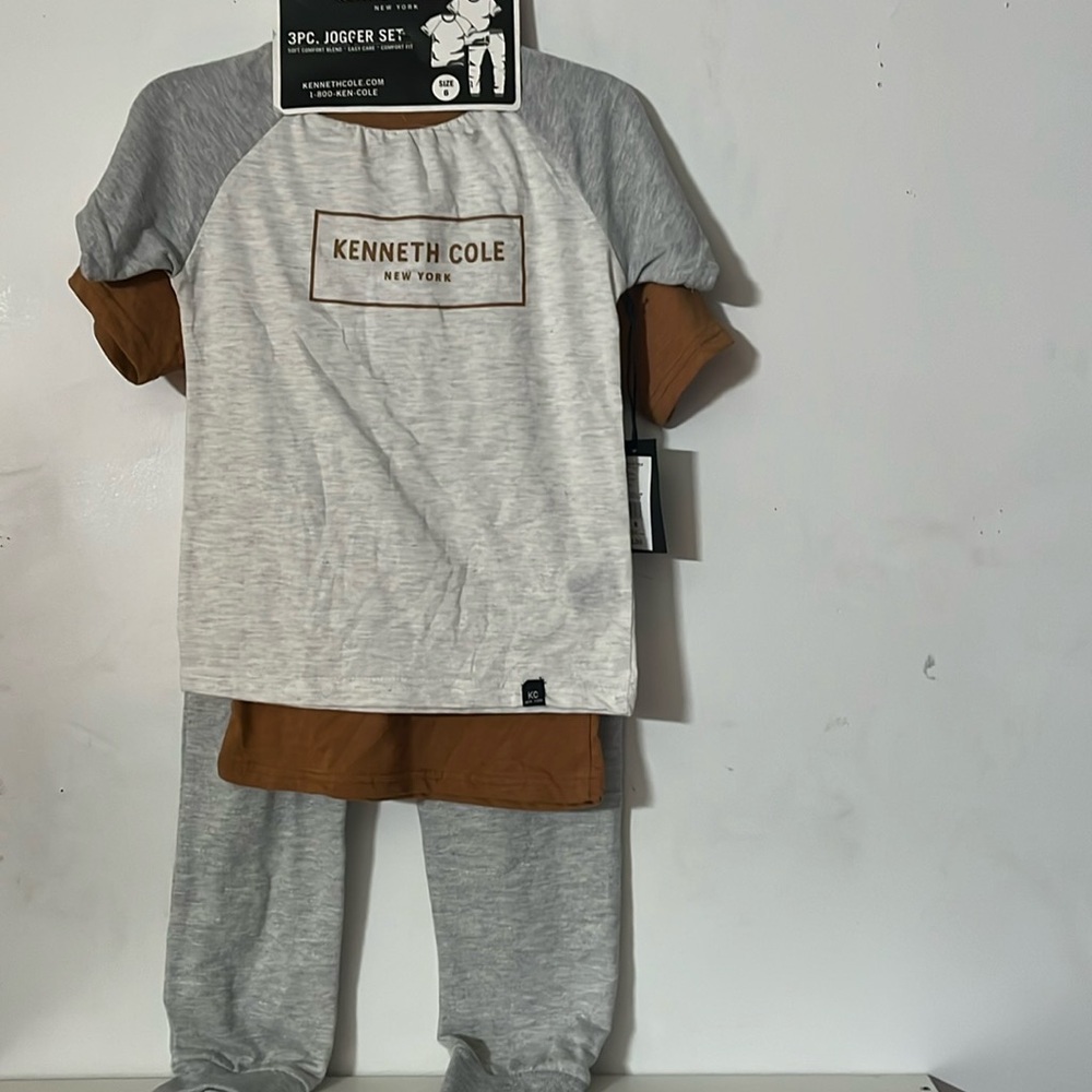 Kenneth Cole Big Boy Kids' Logo Graphic T-Shirt & Joggers 2 piece Set Size 6